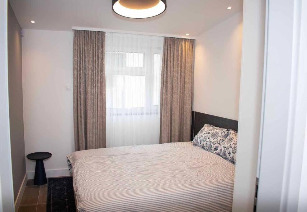 Luxury Cozy 2 Bdr Downtown Apt.7 Будапеща Екстериор снимка